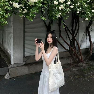 窃窃私语